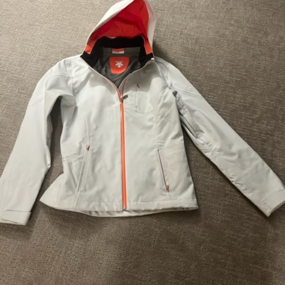 Ski Season is coming, Decente White spring ski coat size 10